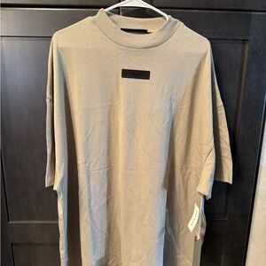Men’s oversized Essentials Shirt